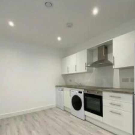 A Beautifully Furnished Master Bedroom In A Shared Apartment Aylesbury  Exterior foto